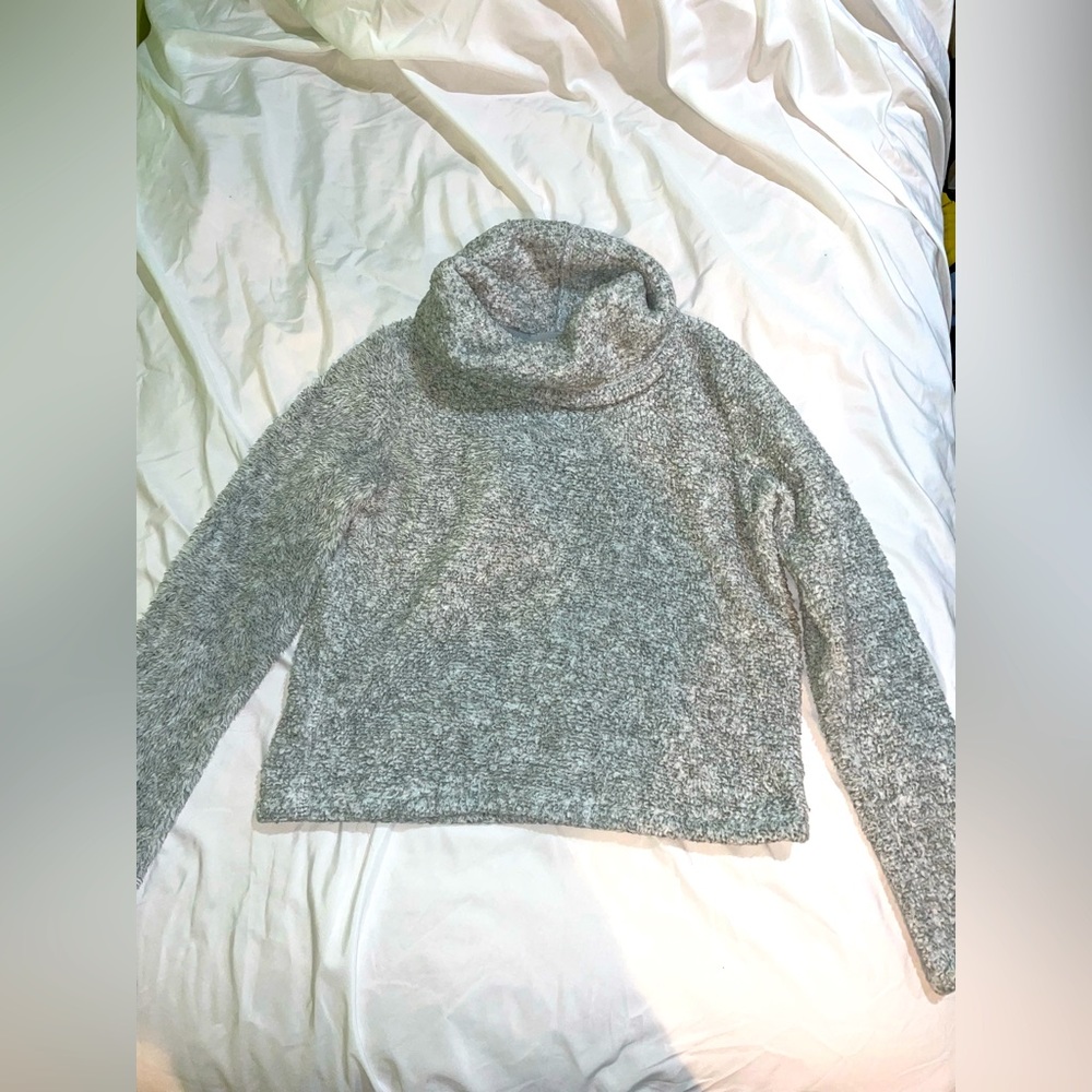 Aerie grey sweater fuzzy turtle neck